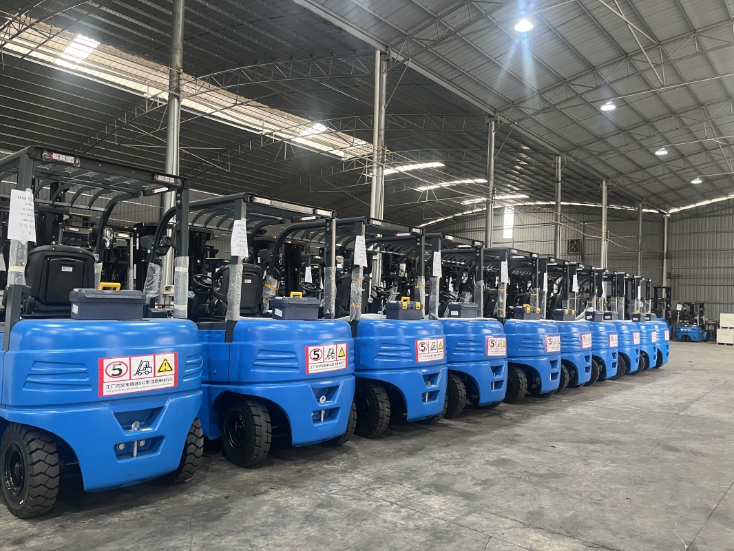 Safety operation norms for lithium forklift in daily material handling(Image1)