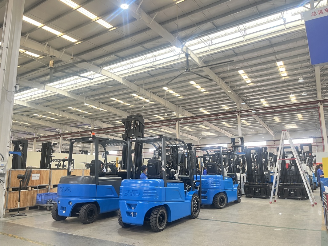 Selection basis of low temperature electric forklift for different cold room sca