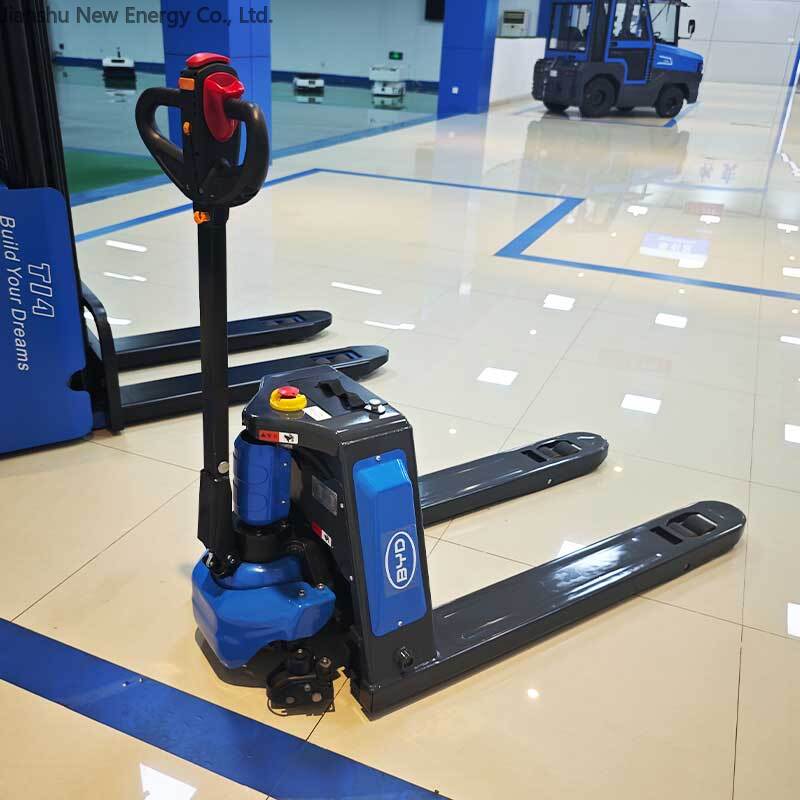 Forklift safety tips for operator‑sight‑line‑management while‑carrying‑high‑stac