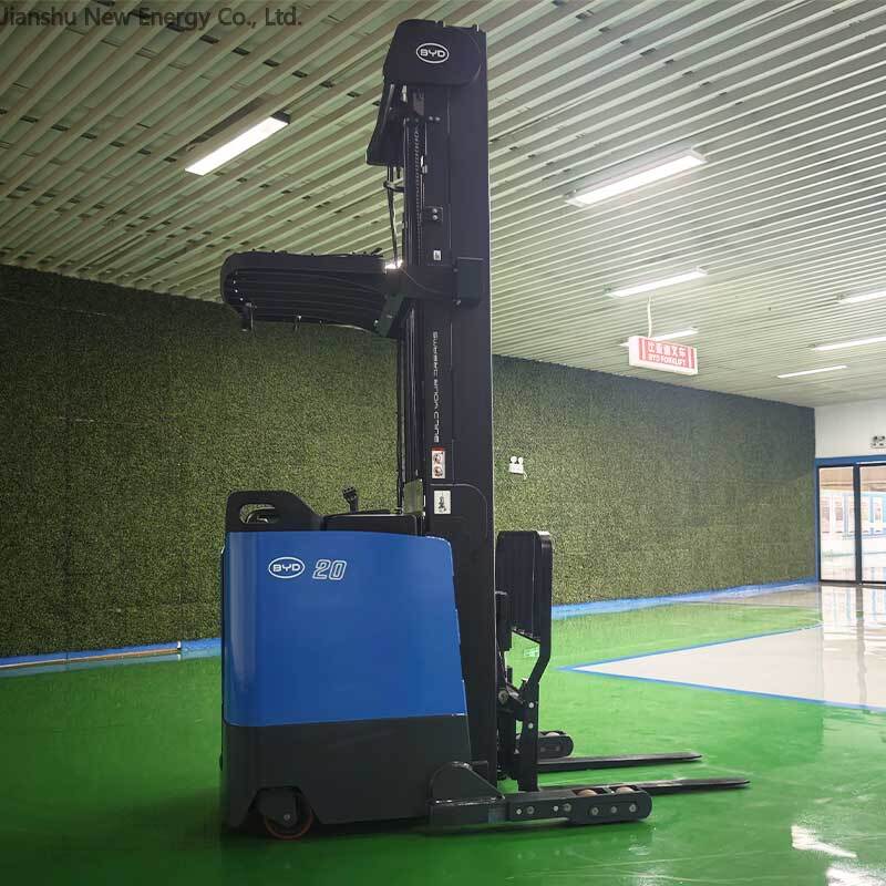 Electric vs diesel forklift: comparison of maintenance requirements and frequenc