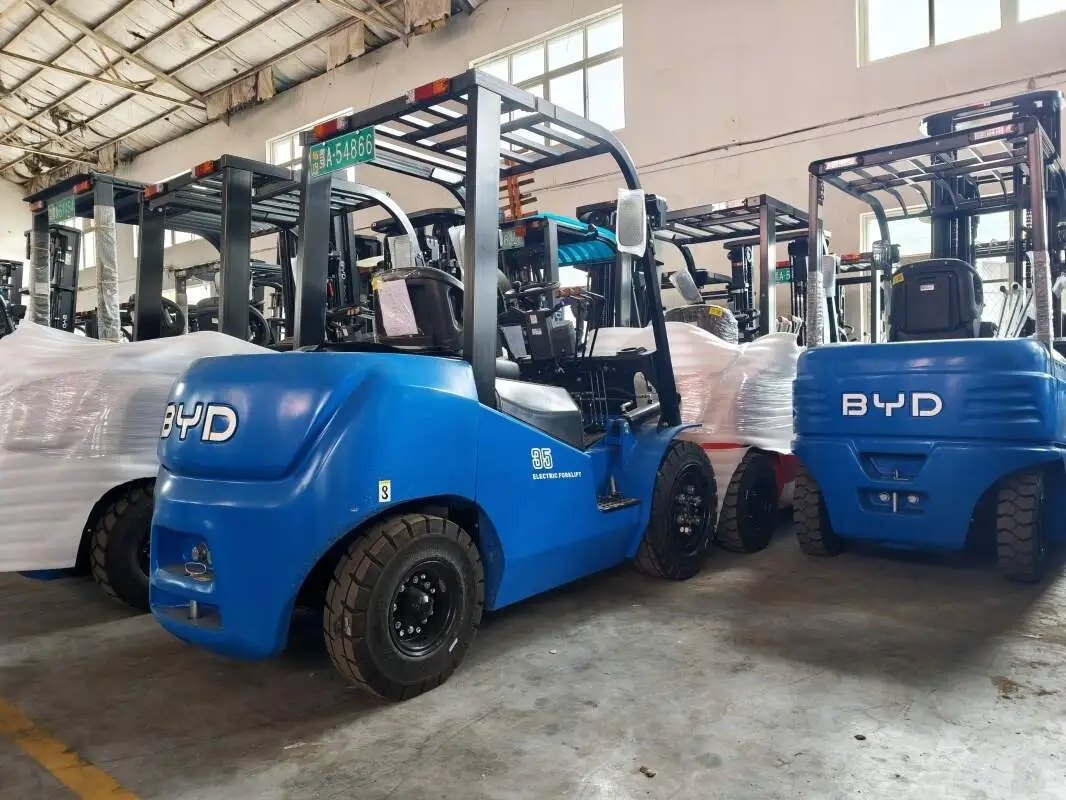 Penyelesaian pergudangan dan pengendalian untuk industri tenusu trak forklift BY