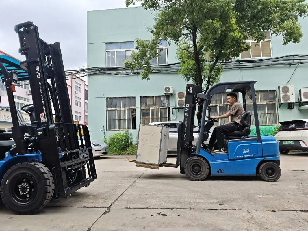 鋰電叉車低損耗運行 比亞迪RTR20i三向堆垛長期使用特點