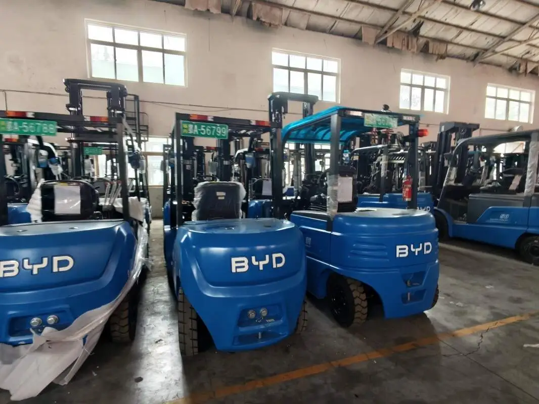 How to choose electric forklift 4.5m lif