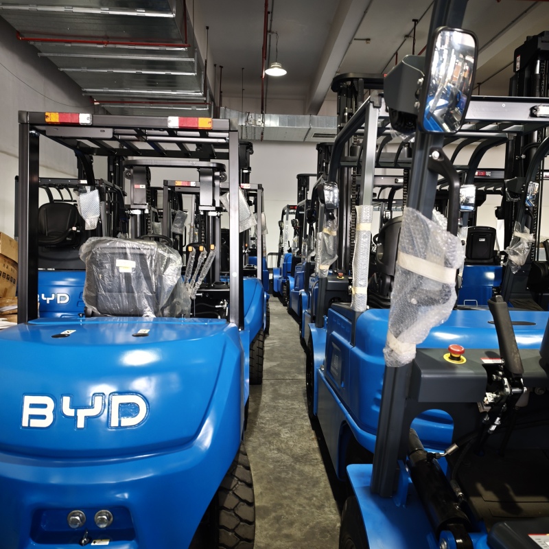 Application of chemical plant forklift in fine chemical production workshops