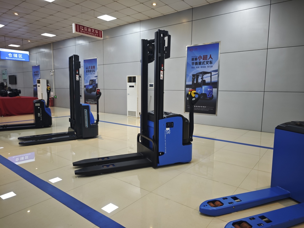 LiFePO4 vs lithium ion forklift: comparison of high temperature adaptability
