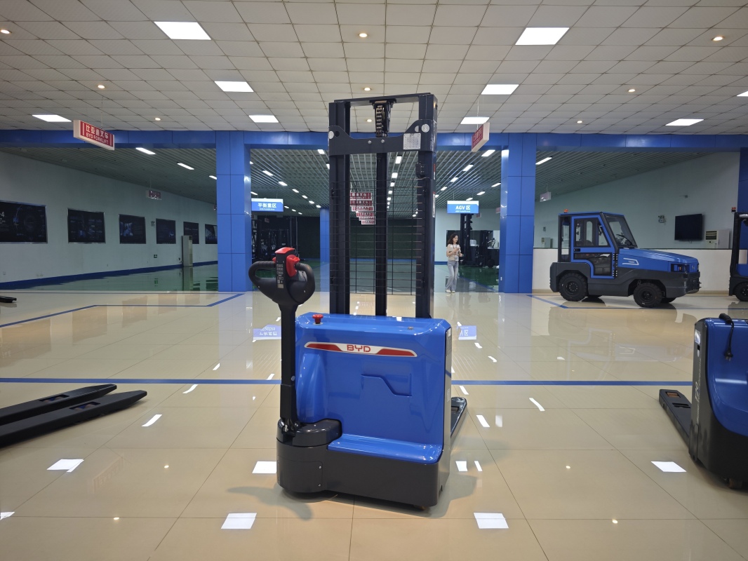 Common fault points and basic troubleshooting for powered pallet truck(Image1)