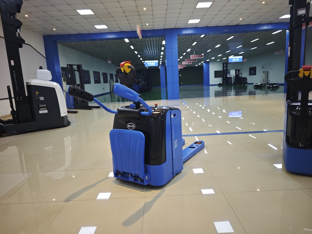 How hazardous area electric forklift fits dust explosion risk sites