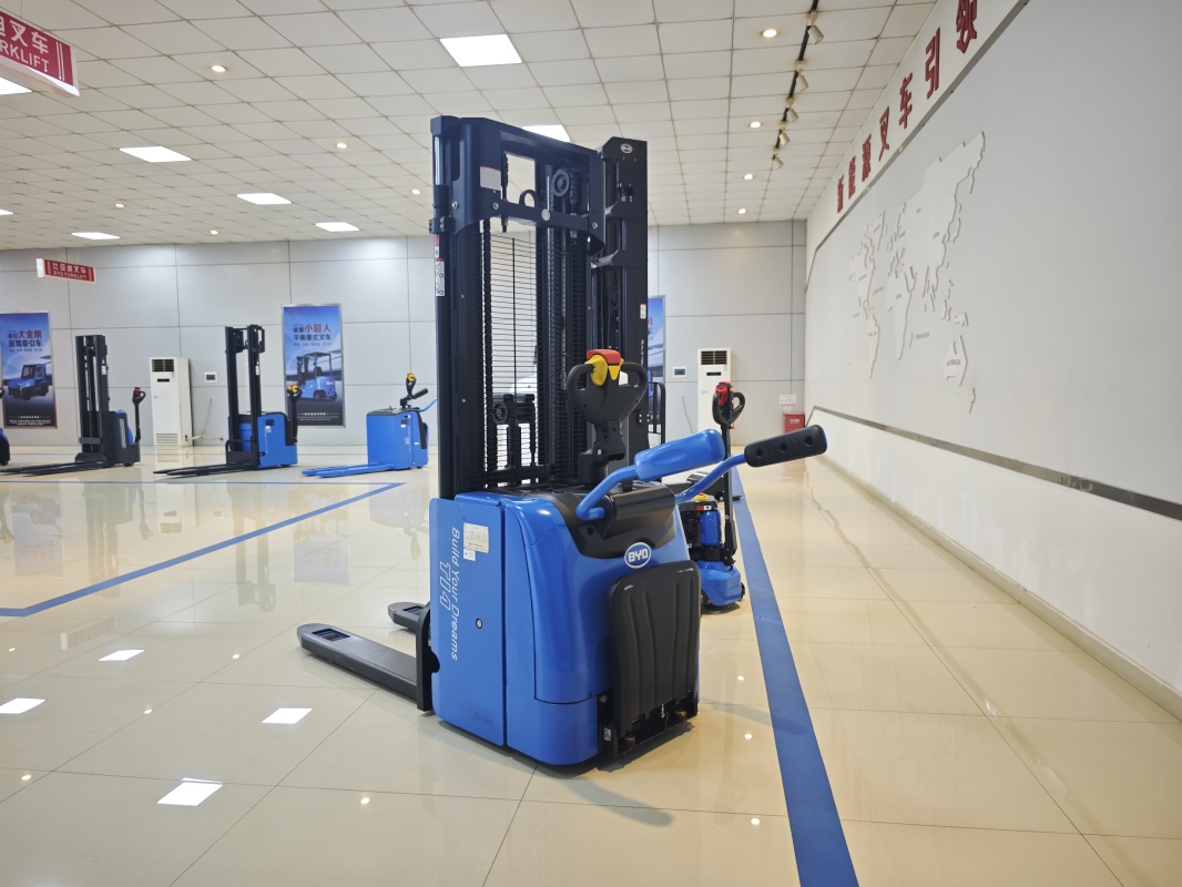 Ground condition requirements for stable semi electric stacker operation