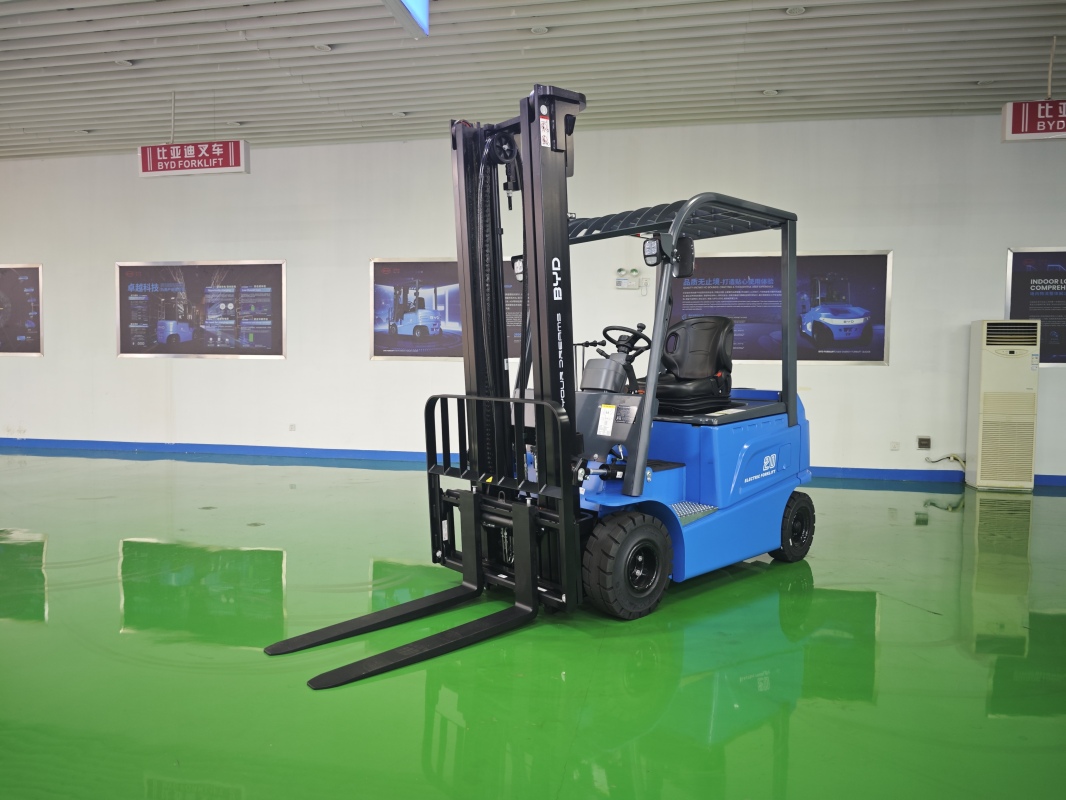 Practical forklift fuel cost comparison between electric and diesel forklift uni