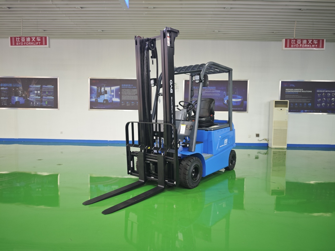 How fast charging forklift optimizes war