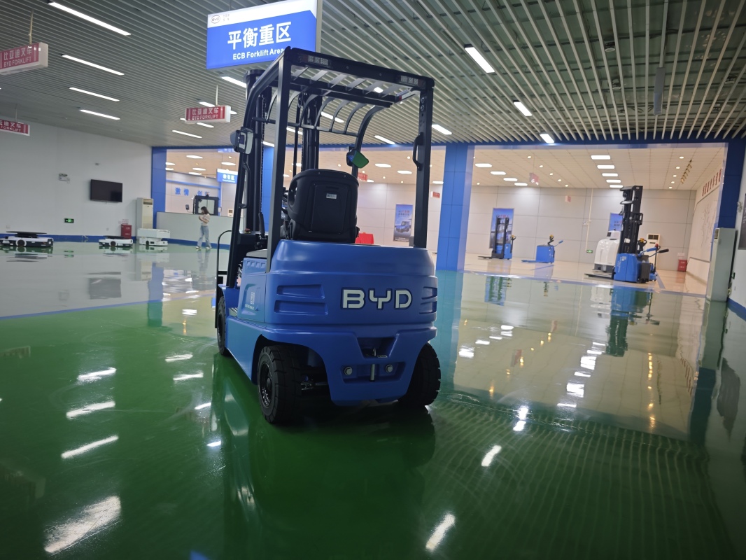 How electric forklift for e-commerce fitness supports fast cross-docking