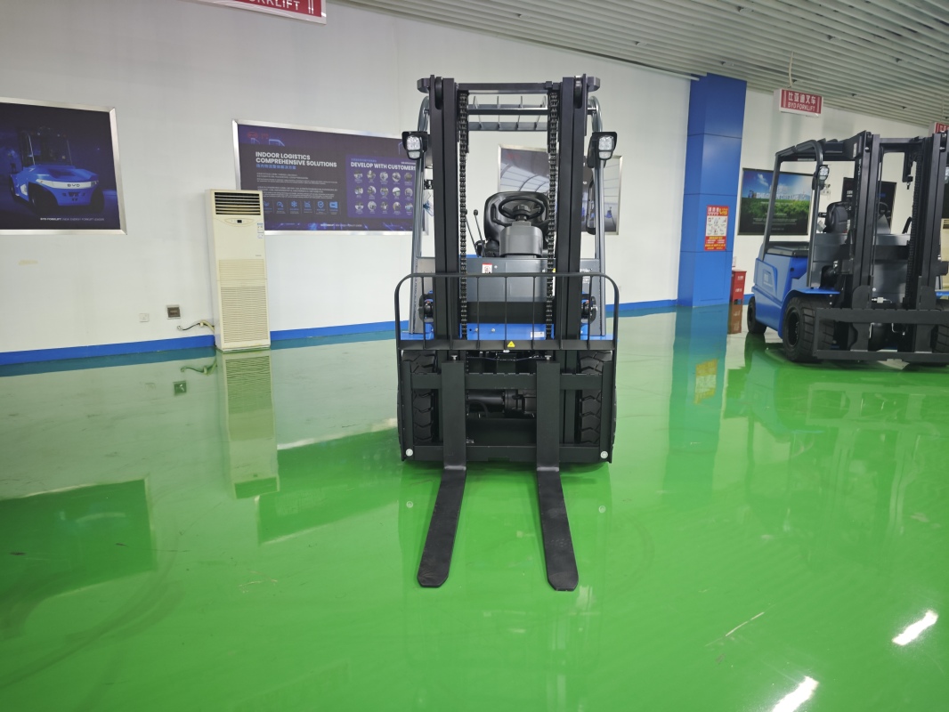 How 80V electric forklift performs in long hour heavy duty work(Image1) How 80V electric forklift performs in long hour heavy duty work(Image1)