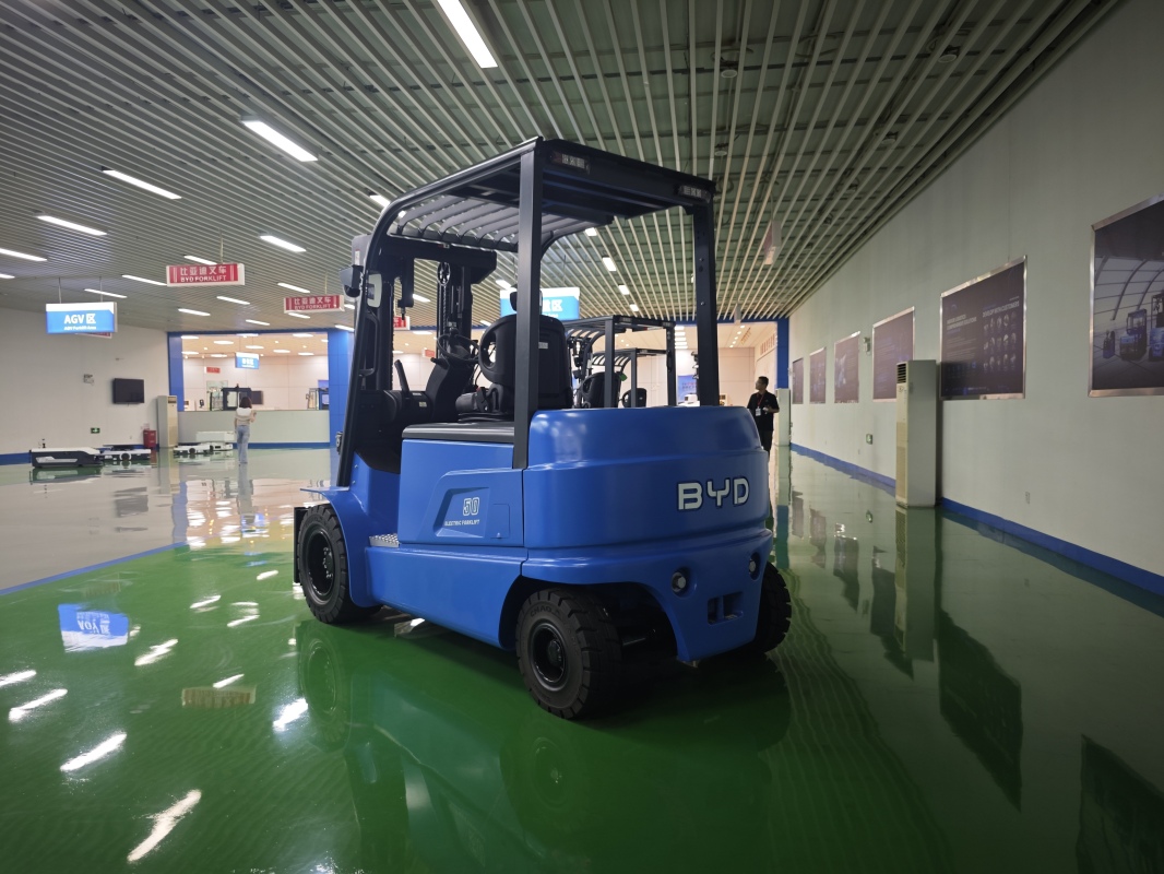 Forklift selection guide: budget allocation and cost performance evaluation