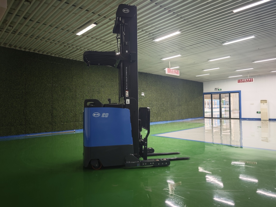 Major factors widening or narrowing total cost of ownership electric forklift ga