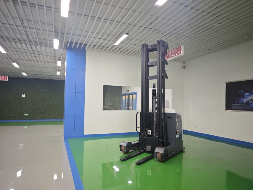 Application value of walkie pallet truck in retail warehouse scenarios(Image1) Application value of walkie pallet truck in retail warehouse scenarios(Image1)