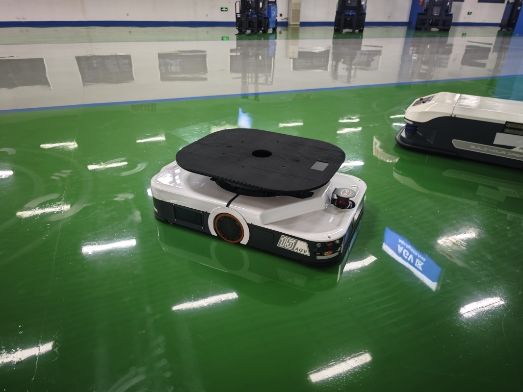 Electric forklift FAQ: can it work on sloped ground in loading areas?