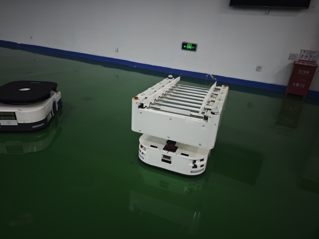How electric forklift for warehouse supp