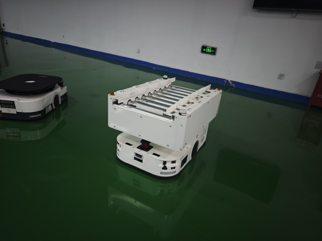 How electric forklift for warehouse fits
