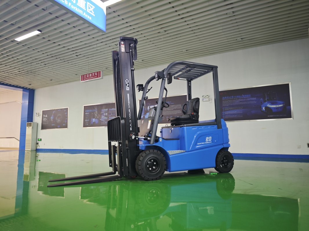 How forklift for warehouse operations im