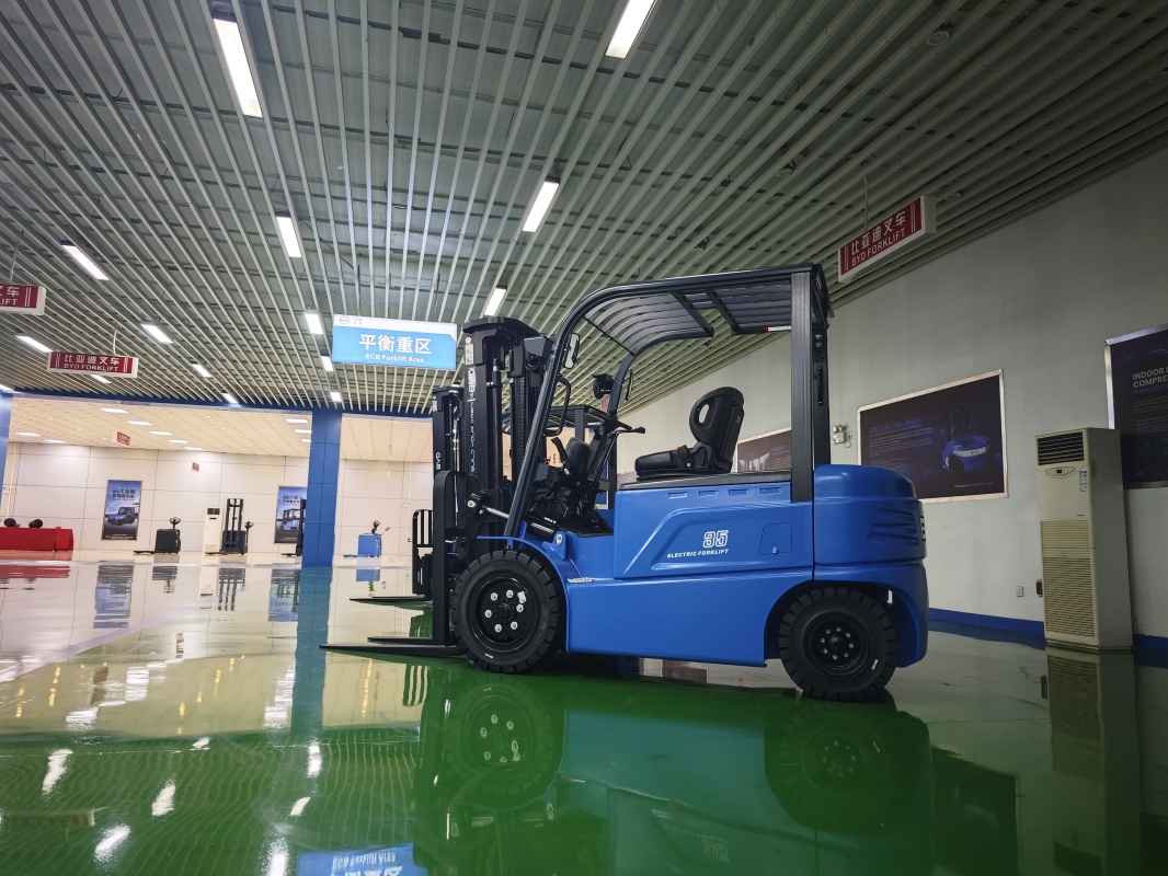 Safety protection devices on 1.5 ton ele