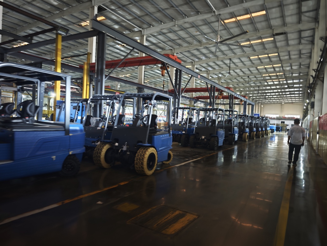 Configuring High-Tonnage Forklifts for Heavy Steel Handling(Hình1)