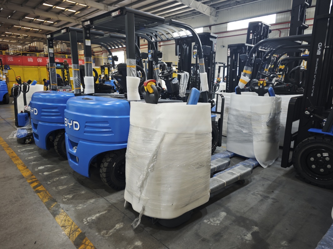 Key parameters to evaluate when selecting a reach truck for your warehouse(Figure1) Key parameters to evaluate when selecting a reach truck for your warehouse(Figure1)