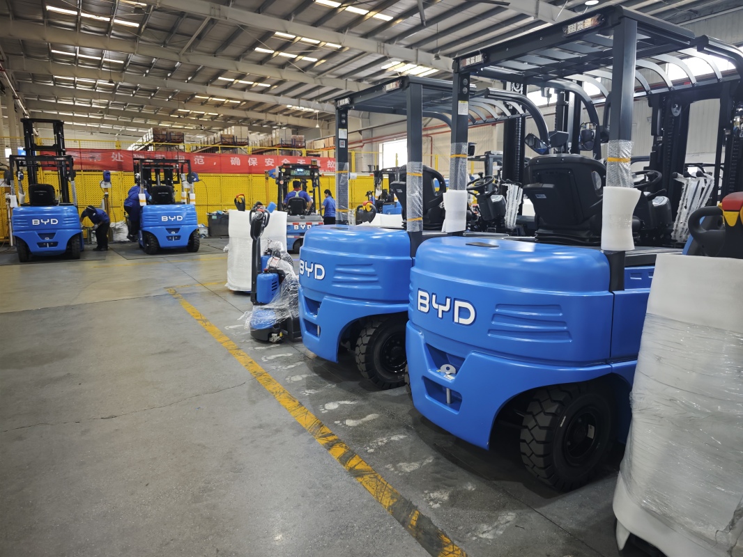 How to choose electric forklift that supports future warehouse expansion