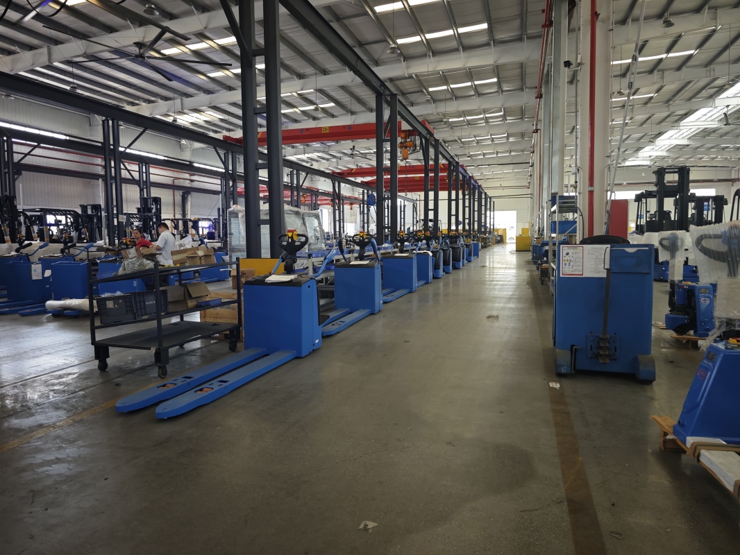 Noise control advantage of warehouse ele