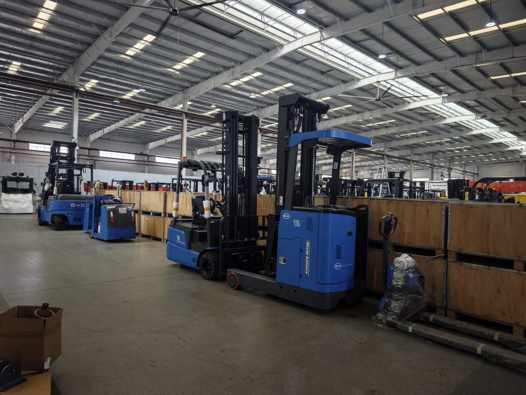 How electric lithium forklift improves warehouse equipment utilization rate(Image1)