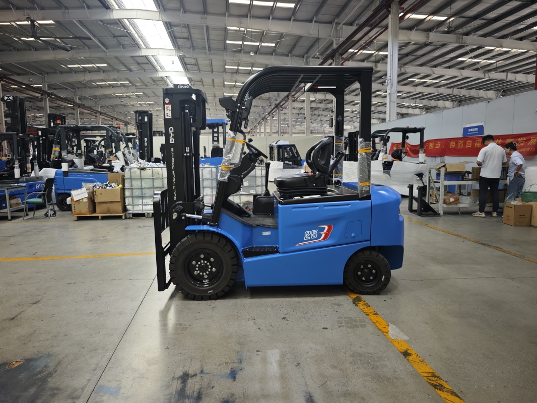 Practical performance of 1.5 ton electri