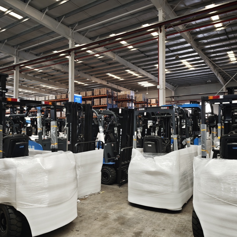 SNI Certified Electric Forklifts for Tanjung Priok Port Jakarta: Efficient Cargo Handling Solutions(фигура1) SNI Certified Electric Forklifts for Tanjung Priok Port Jakarta: Efficient Cargo Handling Solutions(фигура1)