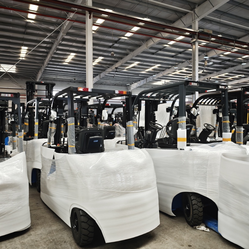 How does electric forklift work in multi