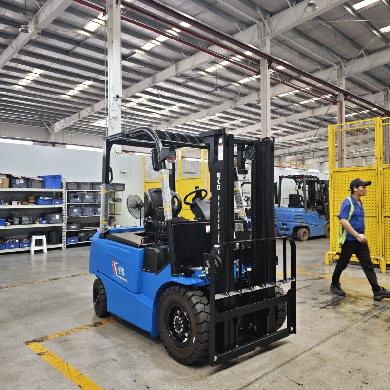 Electric forklift operating cost per hour reference for tropical high‑humidity o