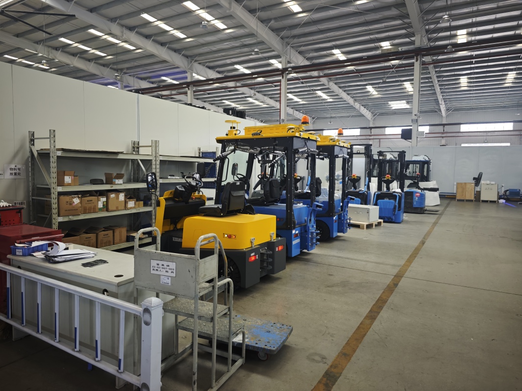 Diesel vs electric forklift pros and cons: performance on sloped ground