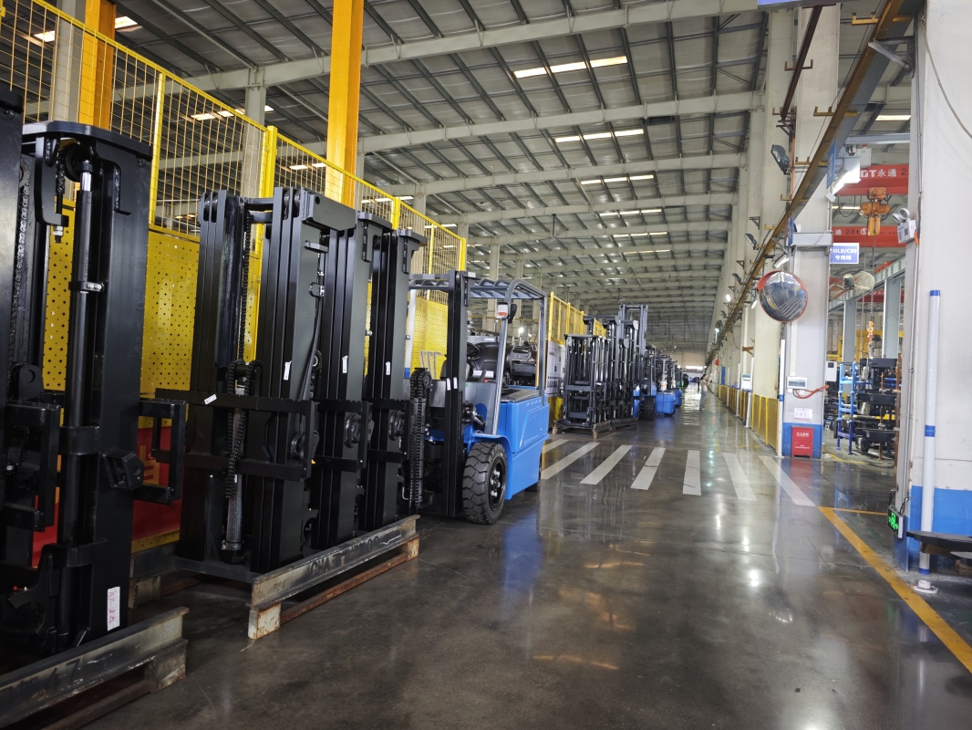 TISI Approved Electric Forklifts for Songkhla Fishery Cold Chain Warehouses