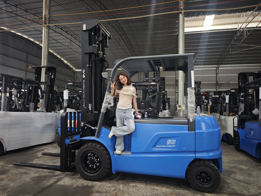Selection reference framework from comprehensive forklift battery comparison(Image1) Selection reference framework from comprehensive forklift battery comparison(Image1)
