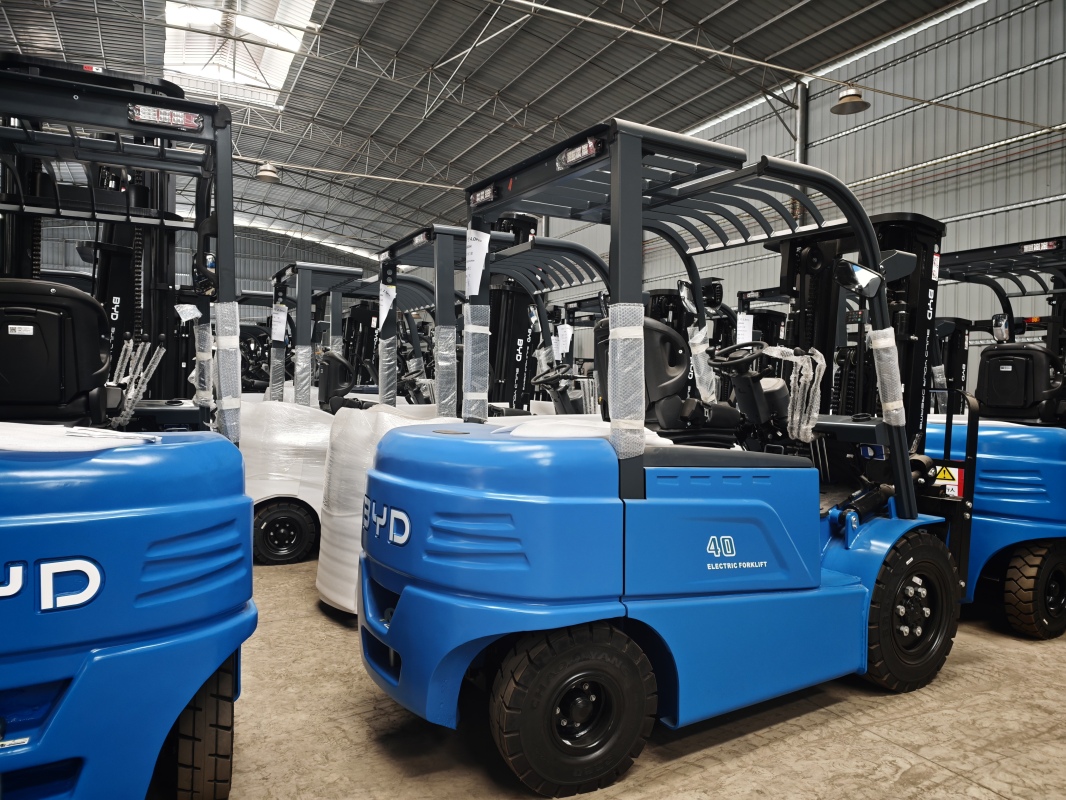 How an electric reach truck supports high-level racking storage operations(Image1) How an electric reach truck supports high-level racking storage operations(Image1)