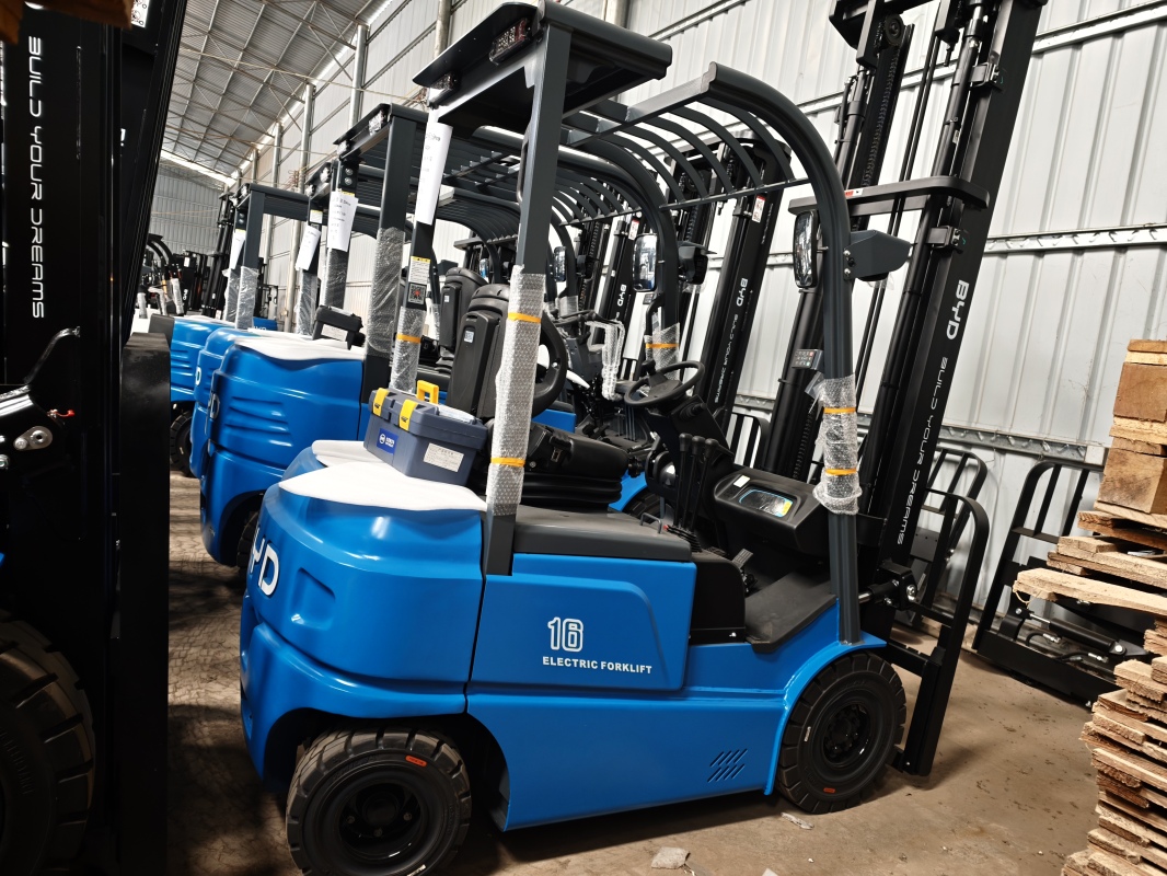 Lithium Forklift Automated Battery Swapping Systems Explained(Image1) Lithium Forklift Automated Battery Swapping Systems Explained(Image1)