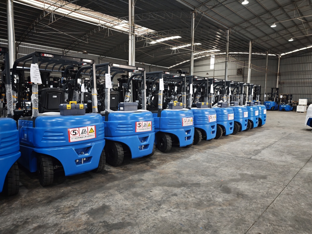How lithium ion electric forklift optimizes battery charging efficiency(Image1)
