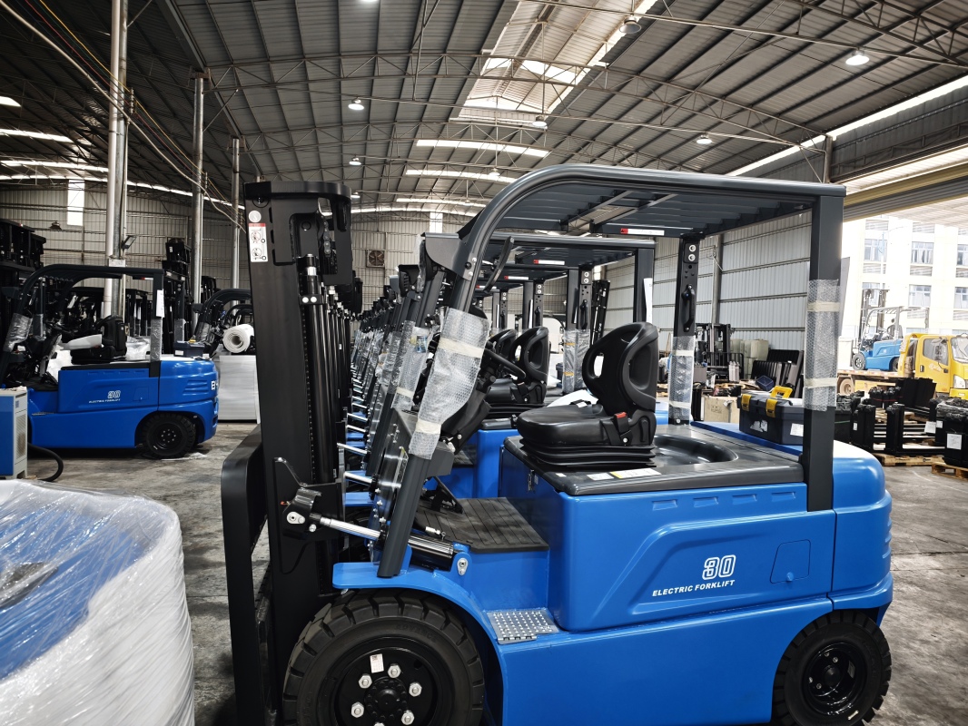 Technical features and application scenarios of 80V forklift battery systems