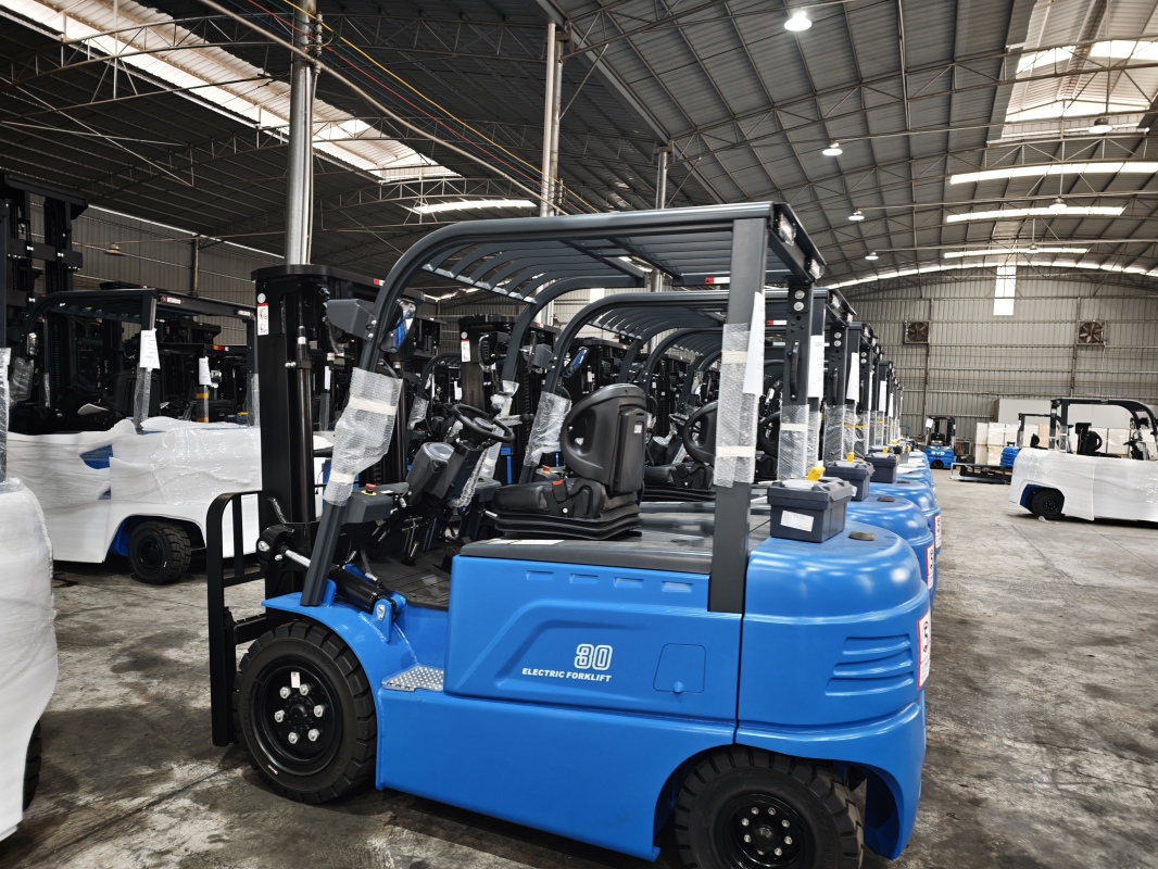 Port Klang Container Yard Optimization: SIRIM Certified Electric Forklift Fleets