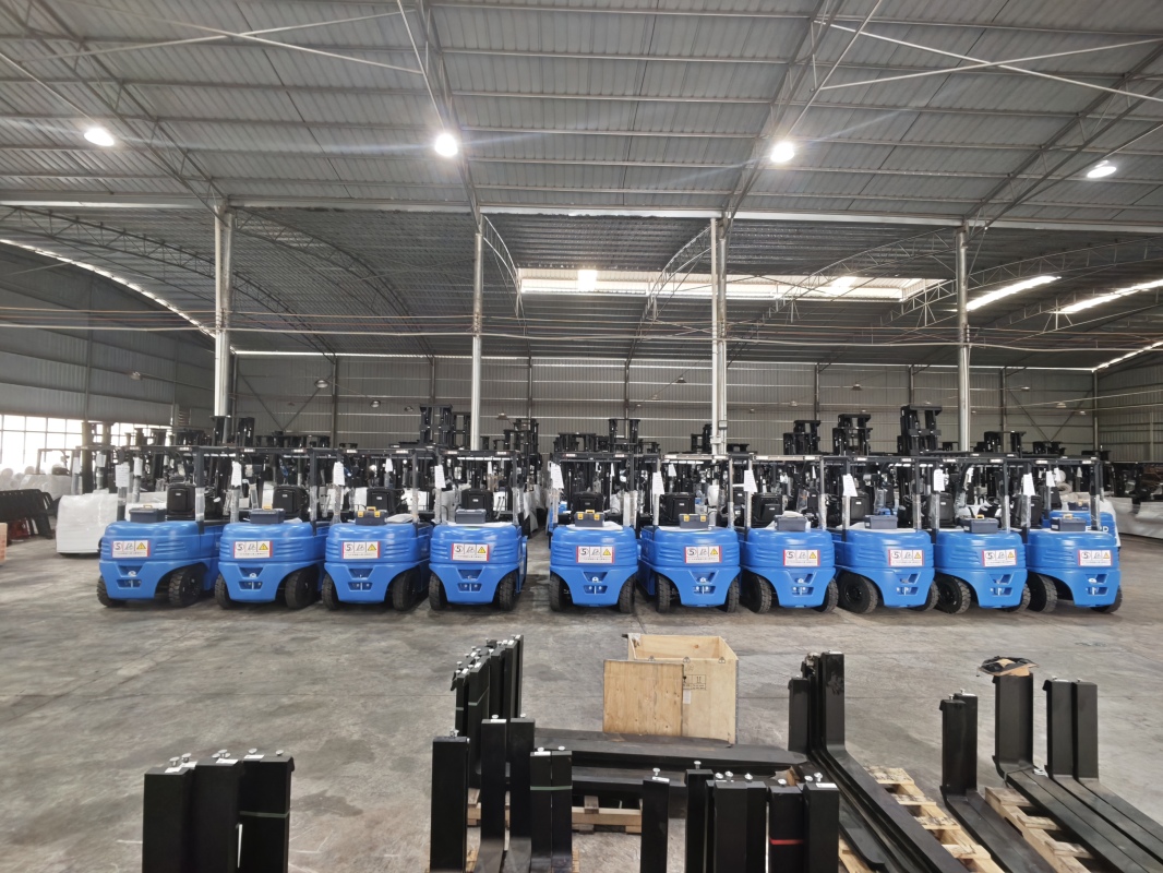 Should I rent or buy a forklift for sites requiring special‑certified‑forklift‑equipment(그림1) Should I rent or buy a forklift for sites requiring special‑certified‑forklift‑equipment(그림1)
