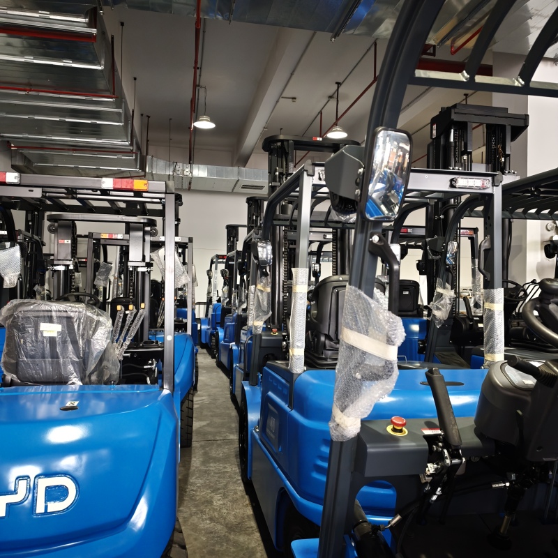 Long-term operation value of warehouse electric forklift for