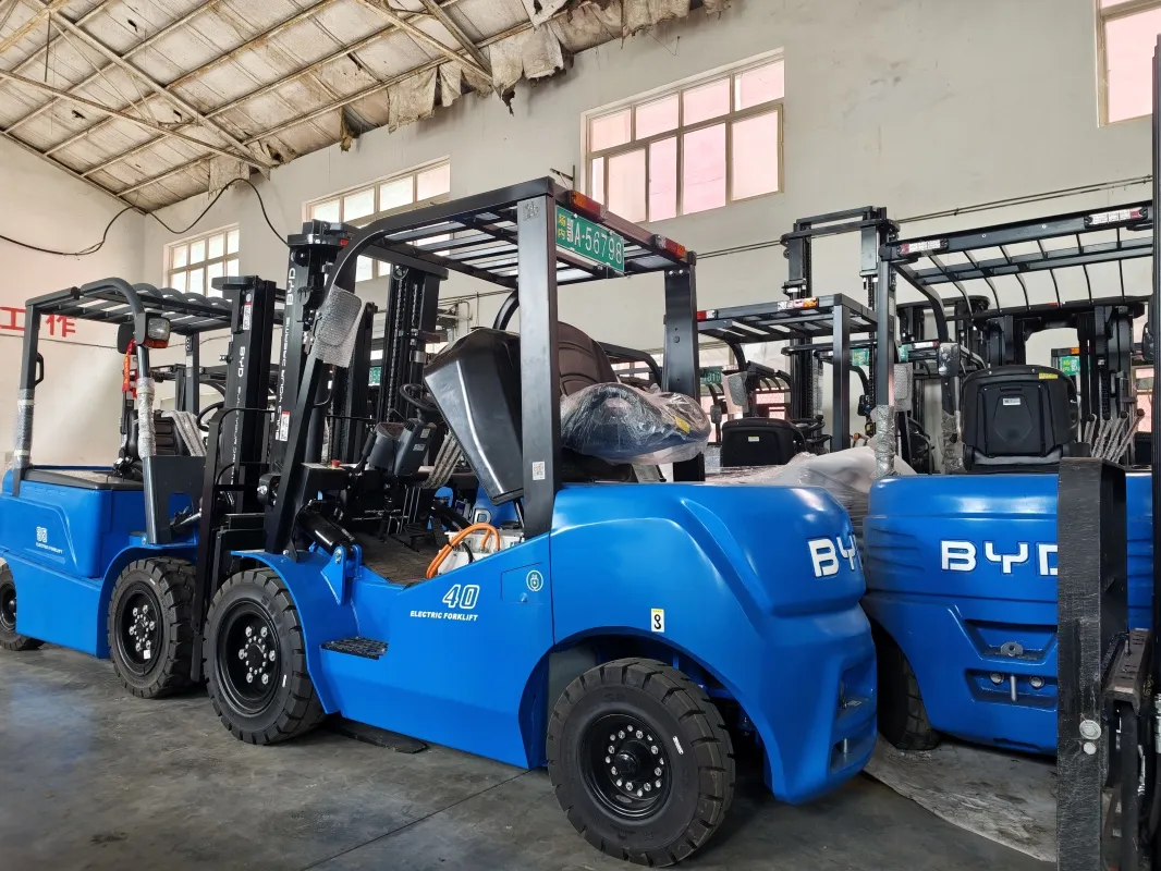 燃油叉车 vs 比亚迪锂电叉车，工厂五年使用成本详细对比